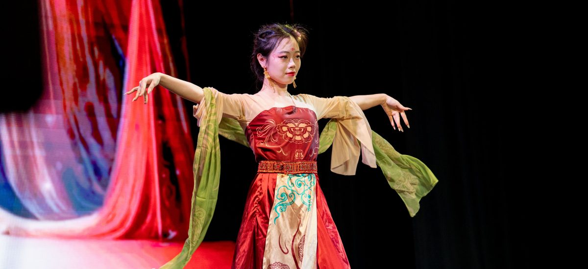 🎉 Наша гордость! Ду Пэйюй — в тройке лучших на танцевальном конкурсе «Шире круг»!